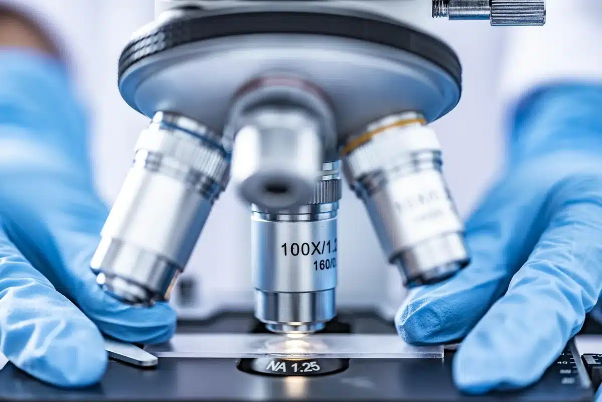 Laboratory setup illustrating experimental replication work