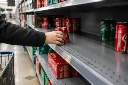 Pepsi reports drinkers are cutting back and buying less of its soda